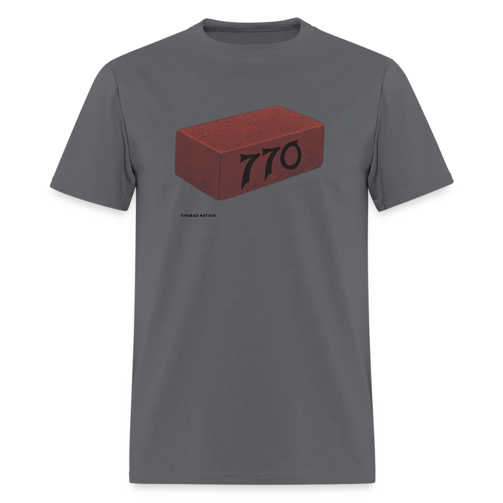 770 Solid Brick Men's T-Shirt | GILDAN 5000 - charcoal