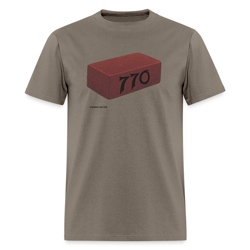 770 Solid Brick Men's T-Shirt | GILDAN 5000 - safari
