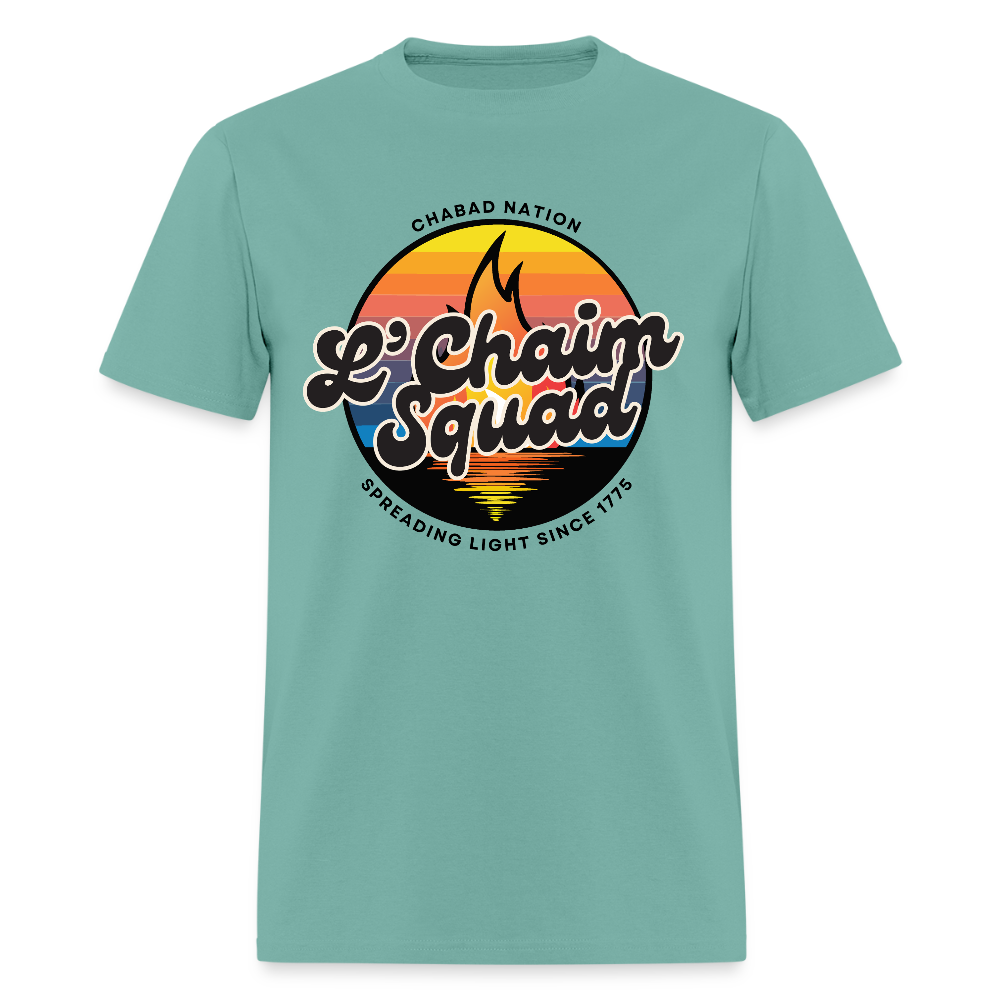 L’Chaim Squad – Spreading Light Men's T-Shirt | GILDAN 5000 - aquatic
