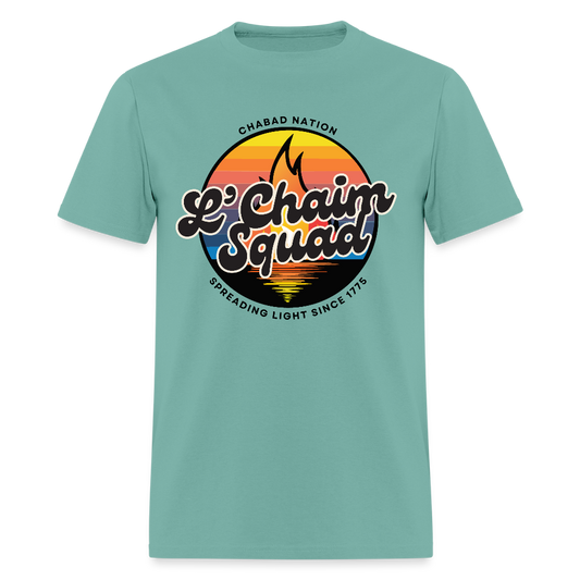 L’Chaim Squad – Spreading Light Men's T-Shirt | GILDAN 5000 - aquatic